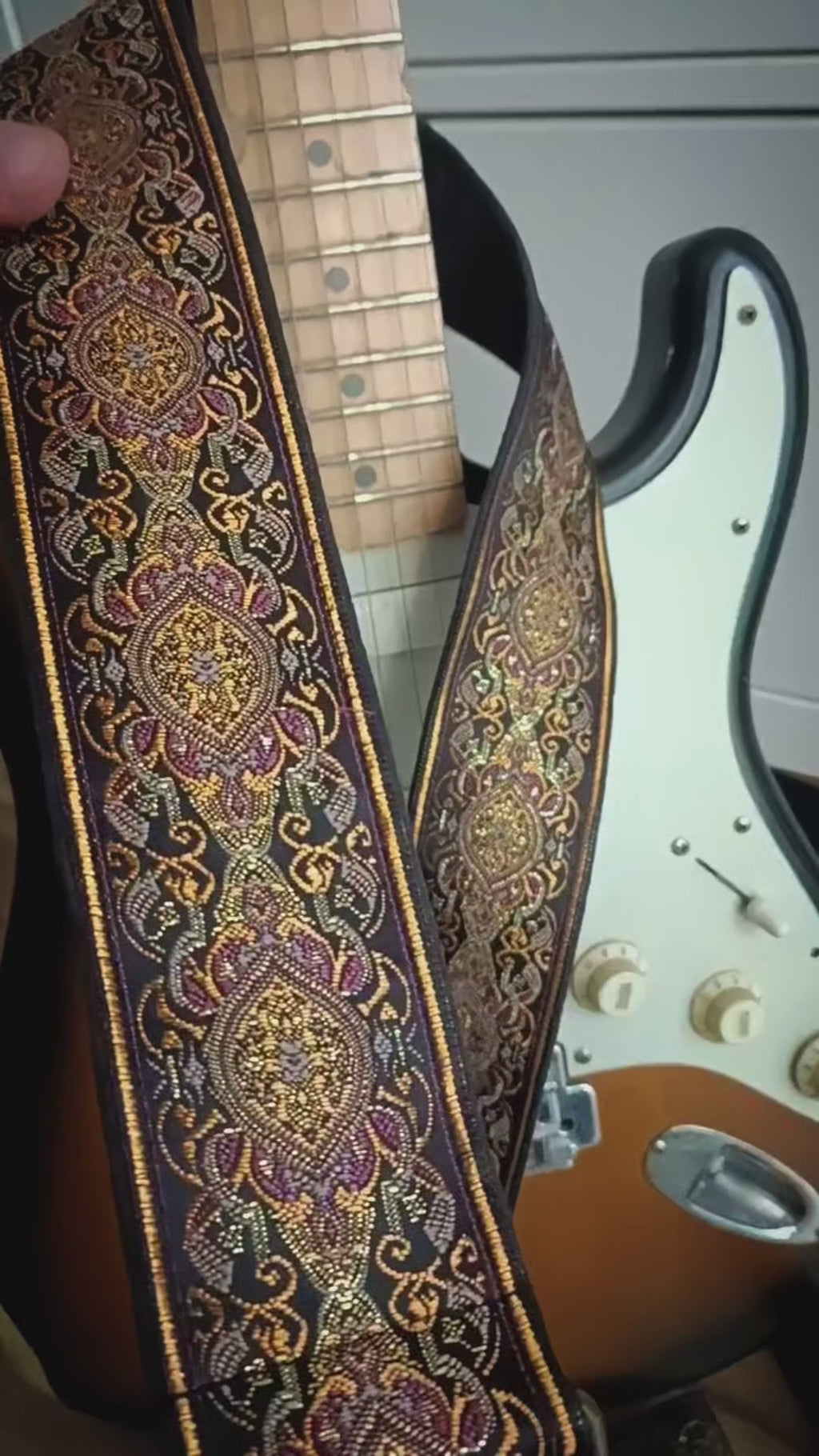 Vintage '70 Red Guitar Strap