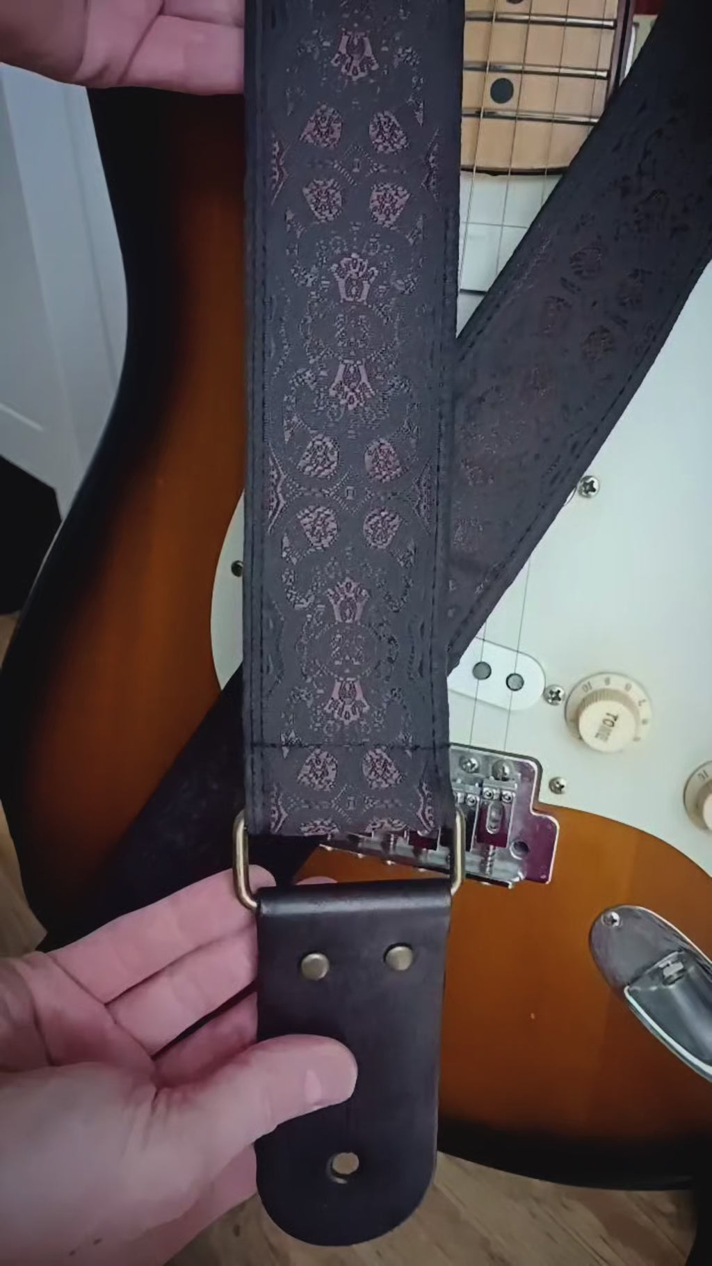 Antique Noir Vintage Guitar Strap
