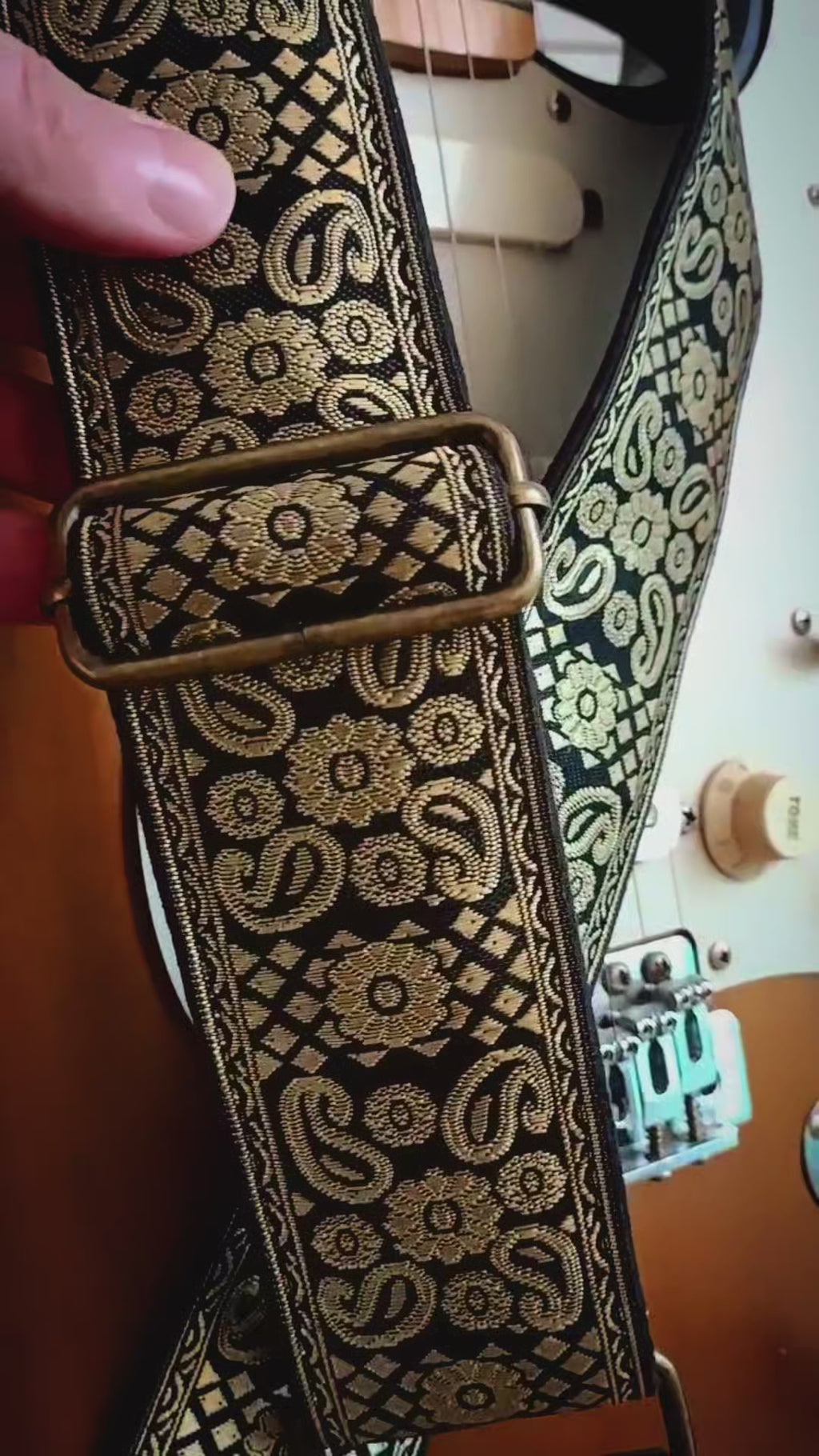 Vintage Paisley Guitar Strap